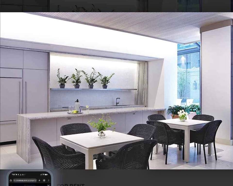 #3 photo, 320 w 38th St, New York , NY 10018