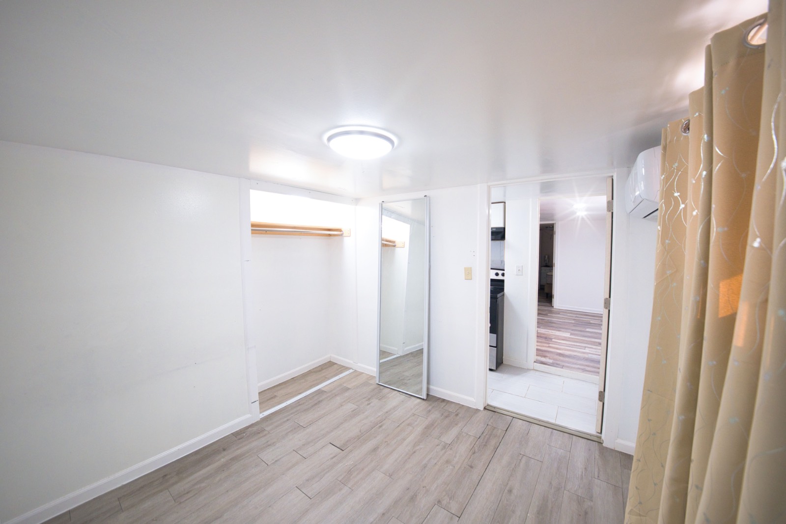 #24 photo, 130-12 224th Street, Laurelton , NY 11413