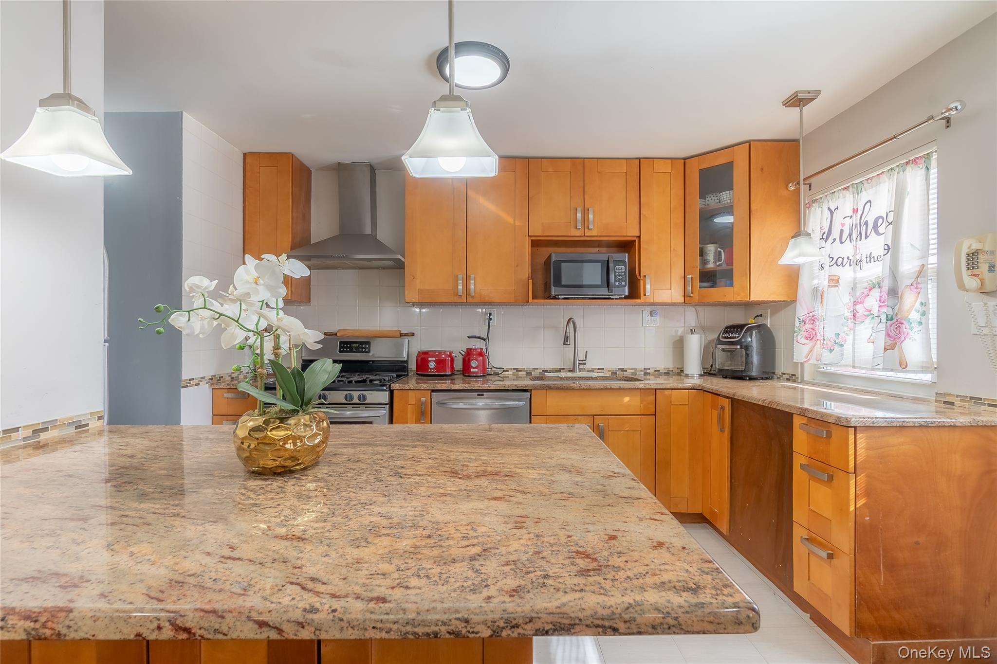 #15 photo, 25708 147th Avenue, Rosedale , NY 11422