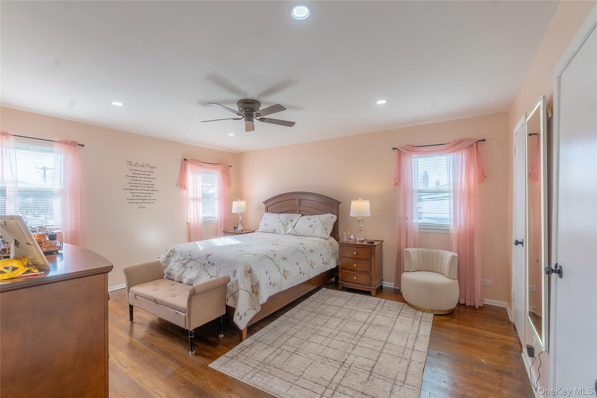 #4 photo, 25708 147th Avenue, Rosedale , NY 11422