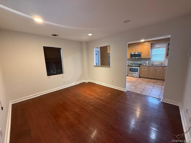 #4 photo, 1 Harding Place, Glen Head , NY 11545