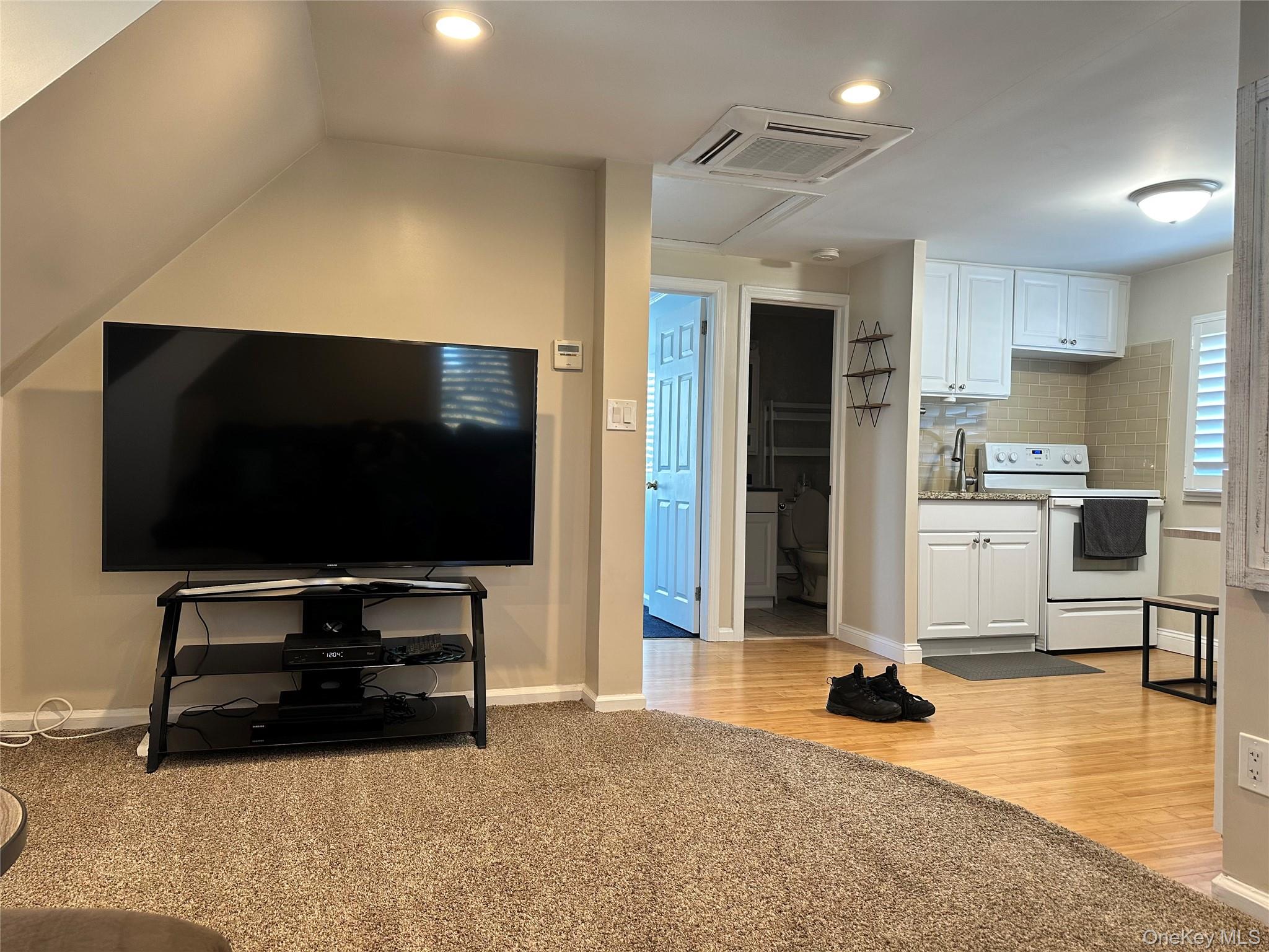 #3 photo, 12 Bunnell Place, West Babylon , NY 11704