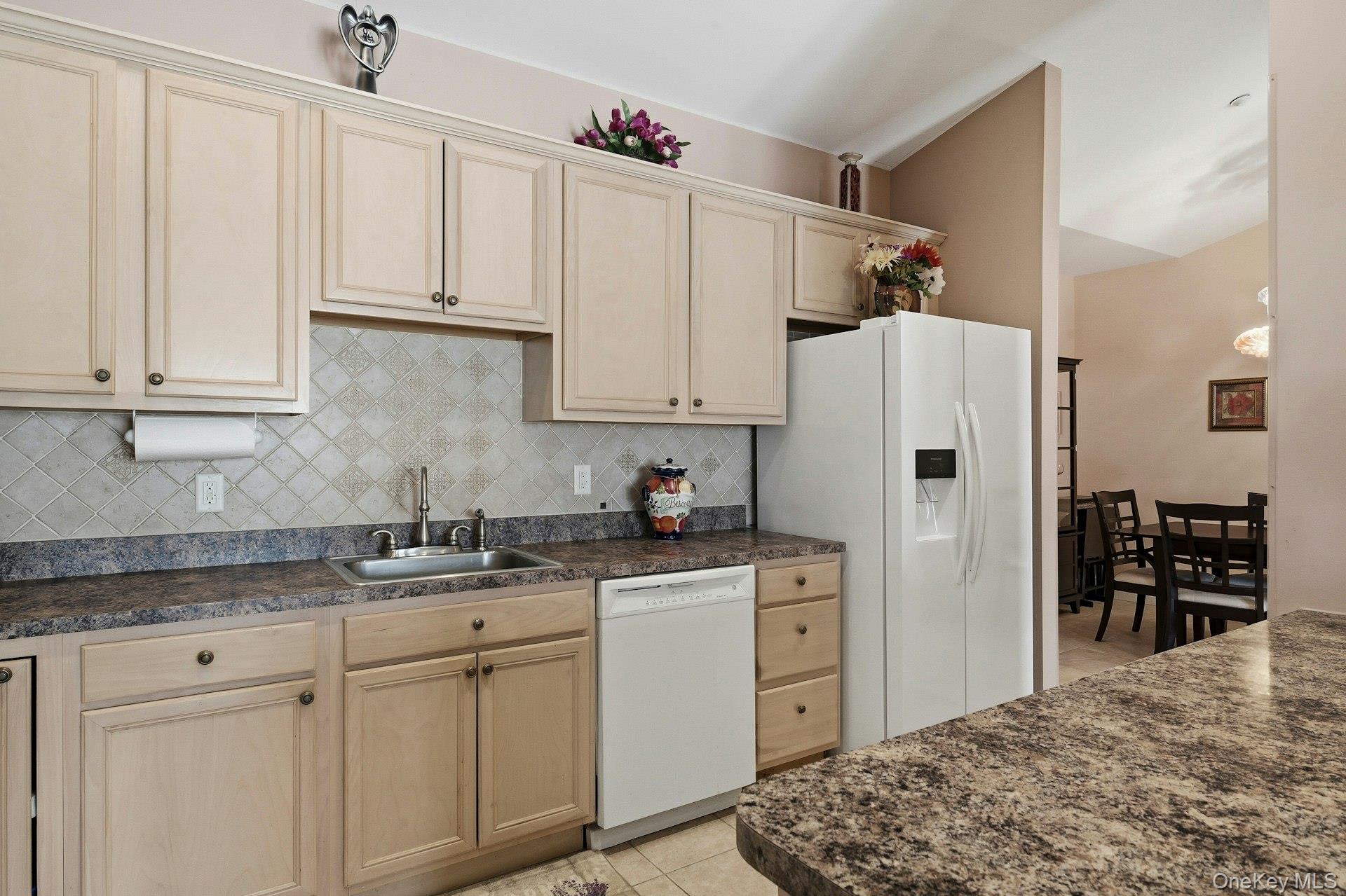 #12 photo, 604 Narragansett Villas Drive, Lindenhurst , NY 11757