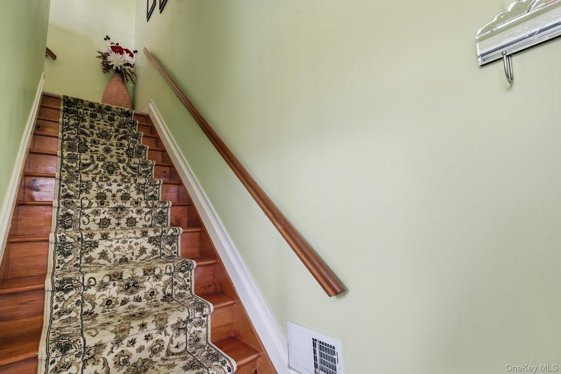 #3 photo, 604 Narragansett Villas Drive, Lindenhurst , NY 11757