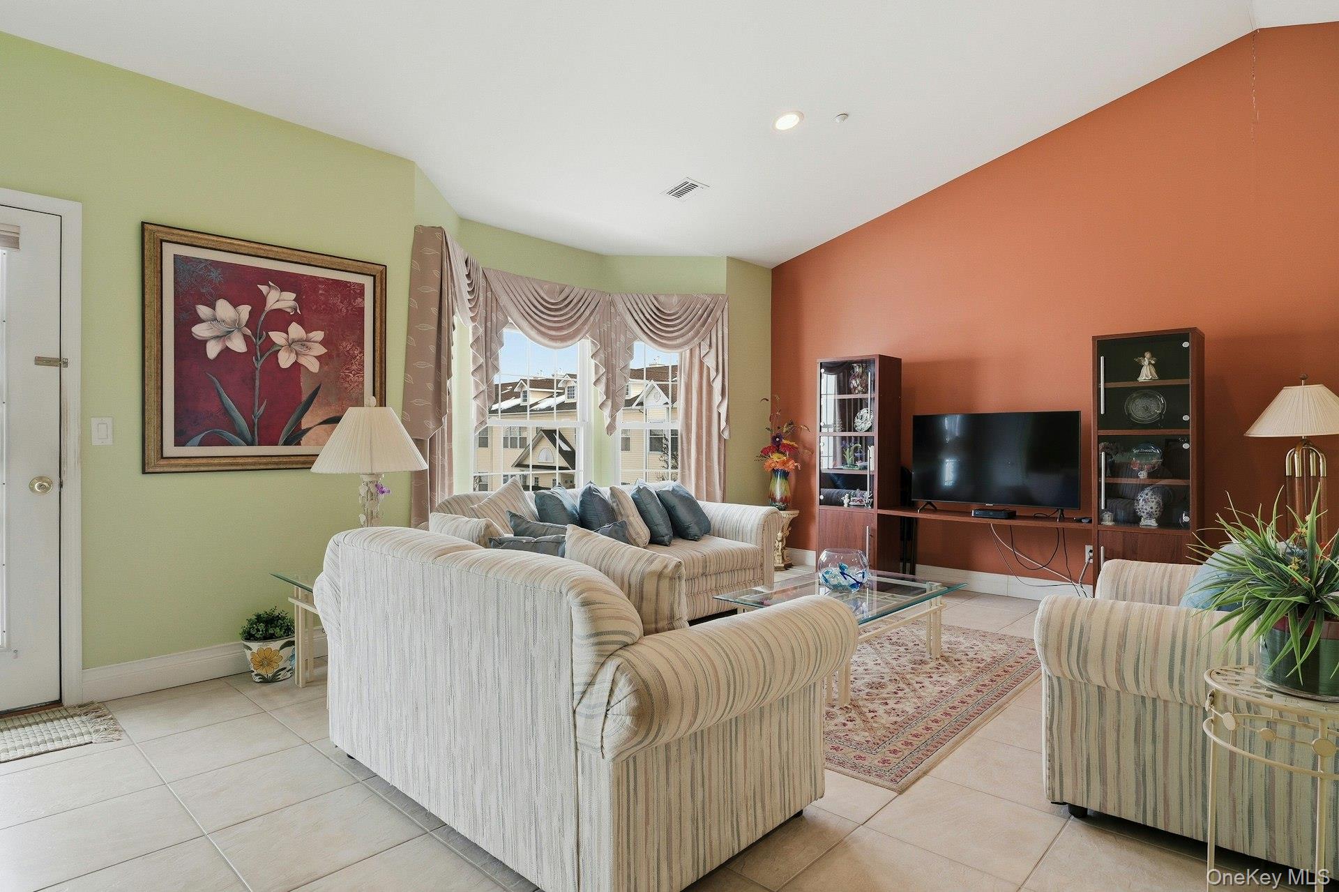 #4 photo, 604 Narragansett Villas Drive, Lindenhurst , NY 11757