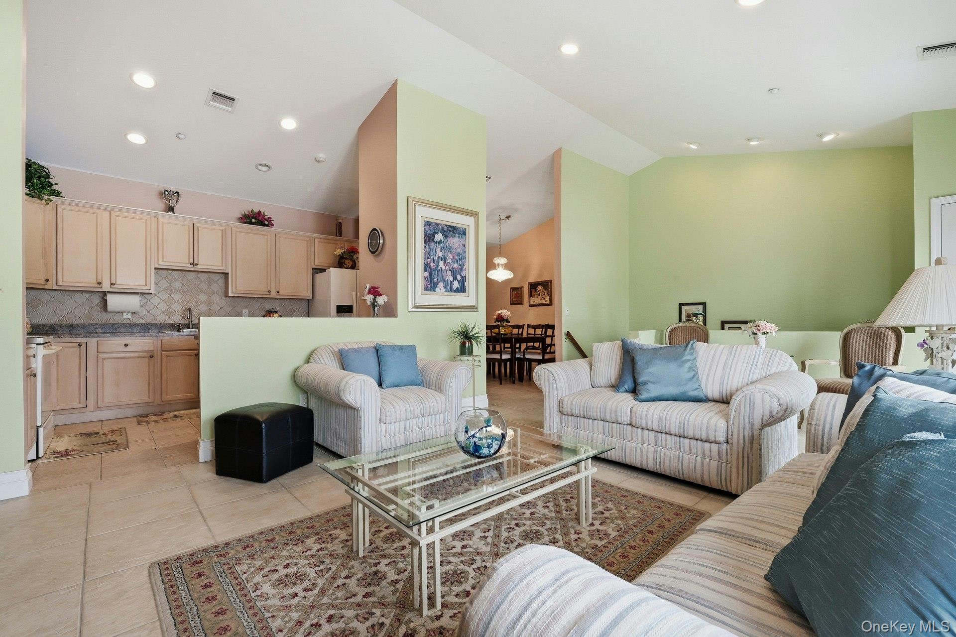 #7 photo, 604 Narragansett Villas Drive, Lindenhurst , NY 11757