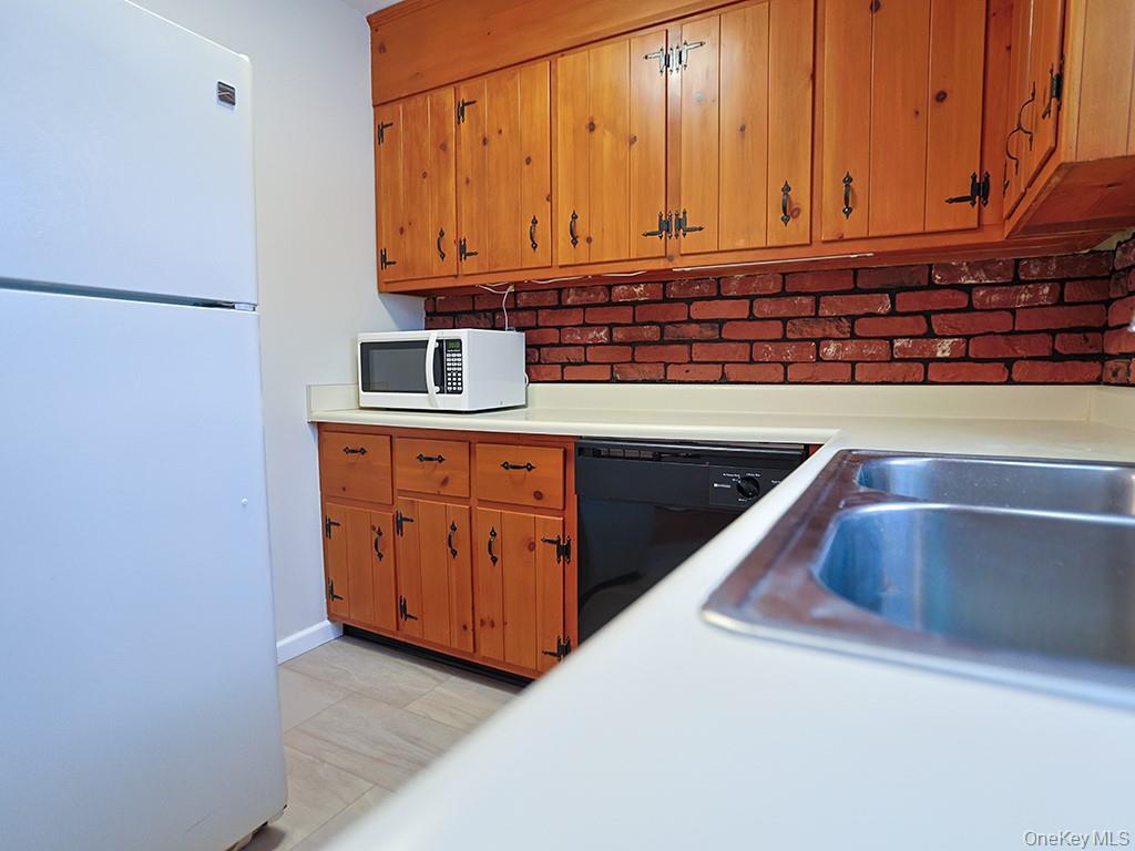 #7 photo, 8 Wood Terrace, Newburgh , NY 12550