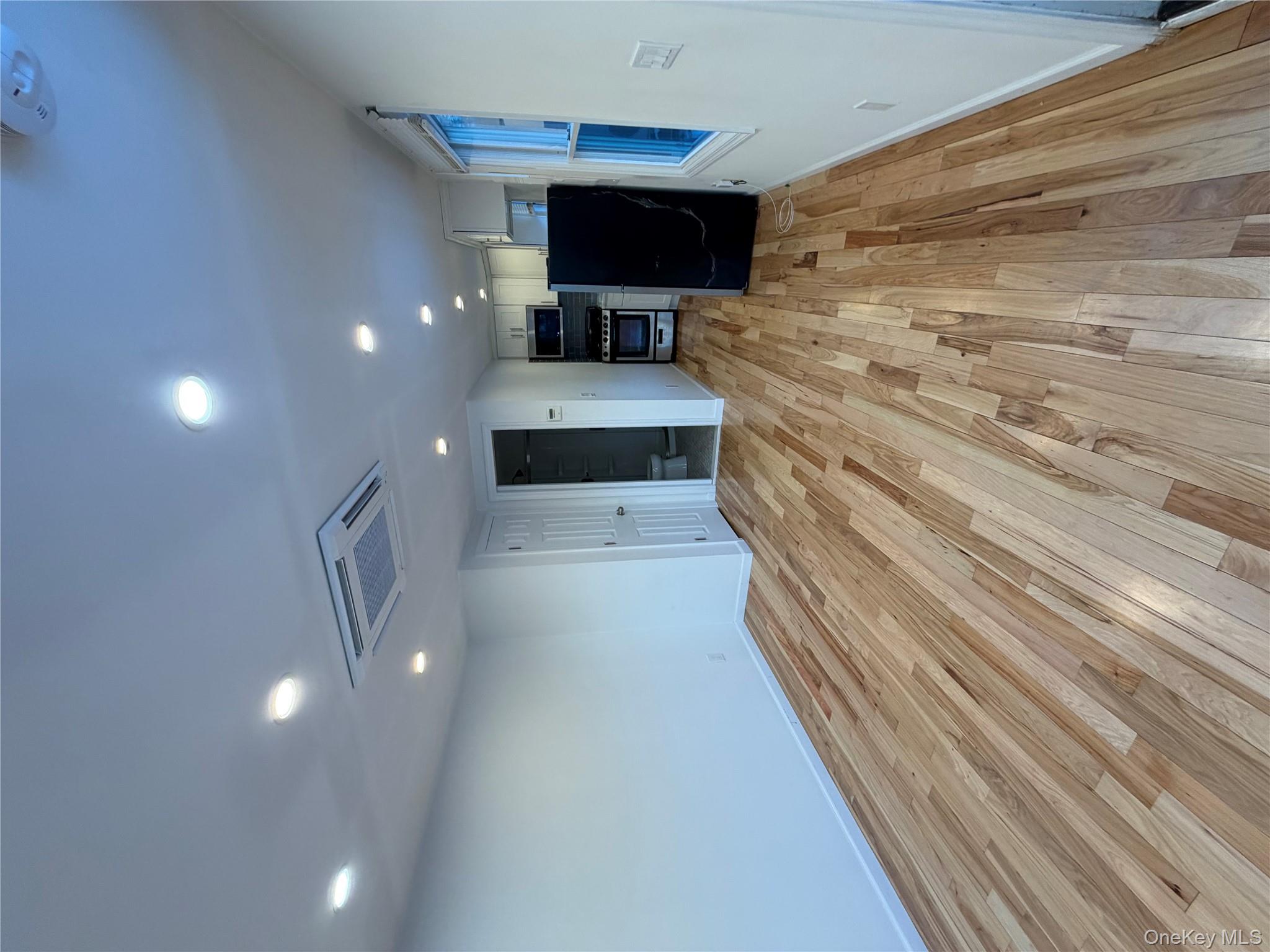 #1 photo, Hampton Bays, Hampton Bays , NY 11946