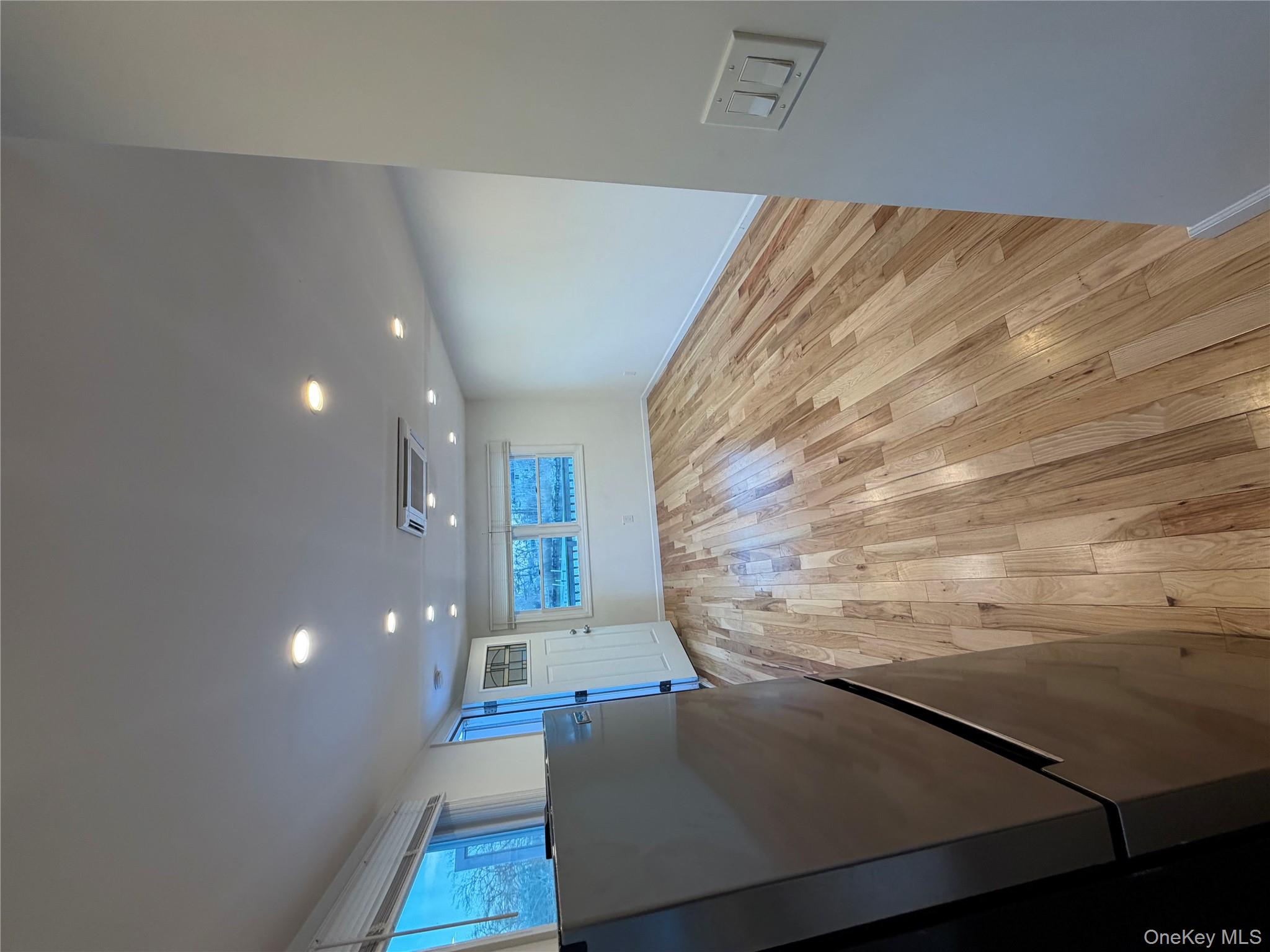 #5 photo, Hampton Bays, Hampton Bays , NY 11946