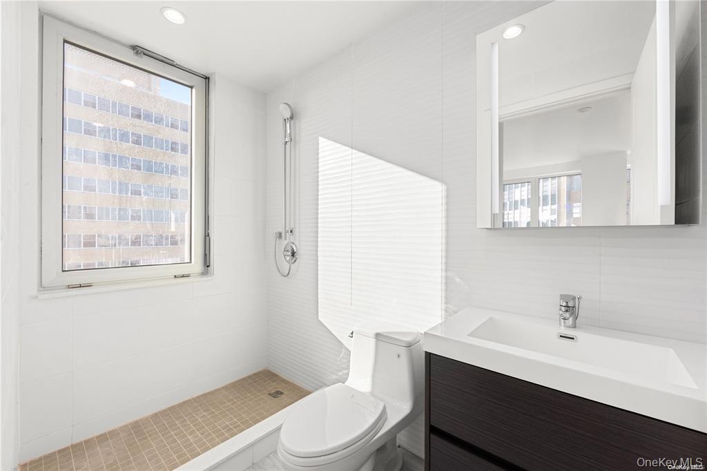 #5 photo, 97-29 64th Road, Rego Park , NY 11374