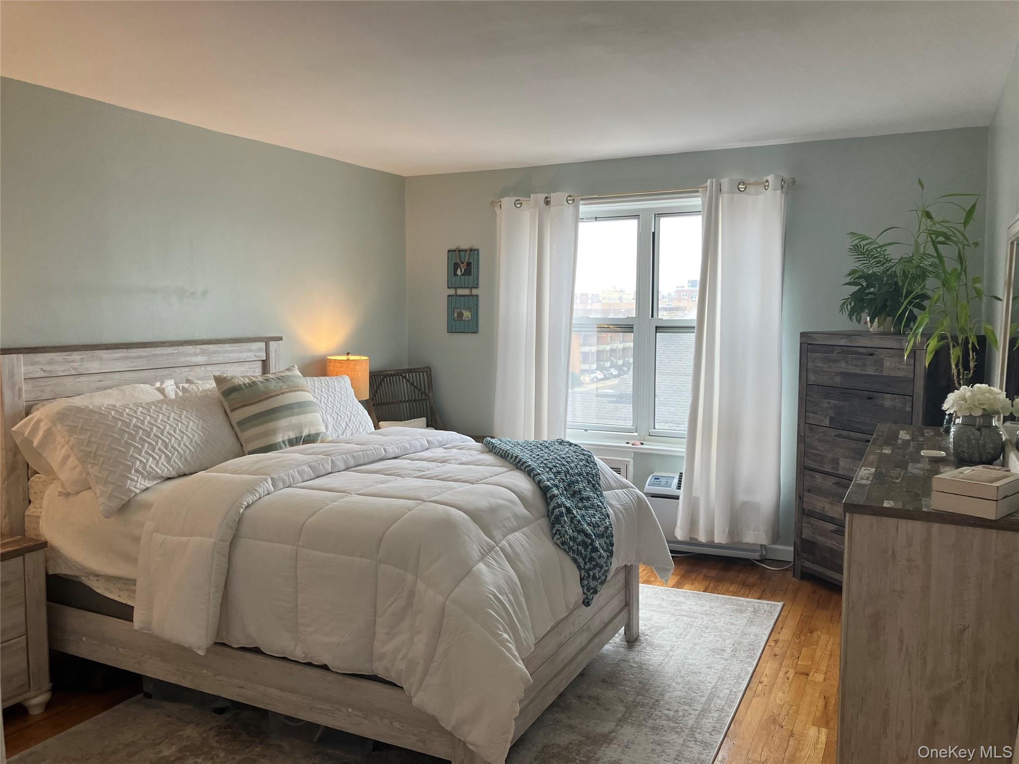 #12 photo, 855 E Broadway, Long Beach , NY 11561