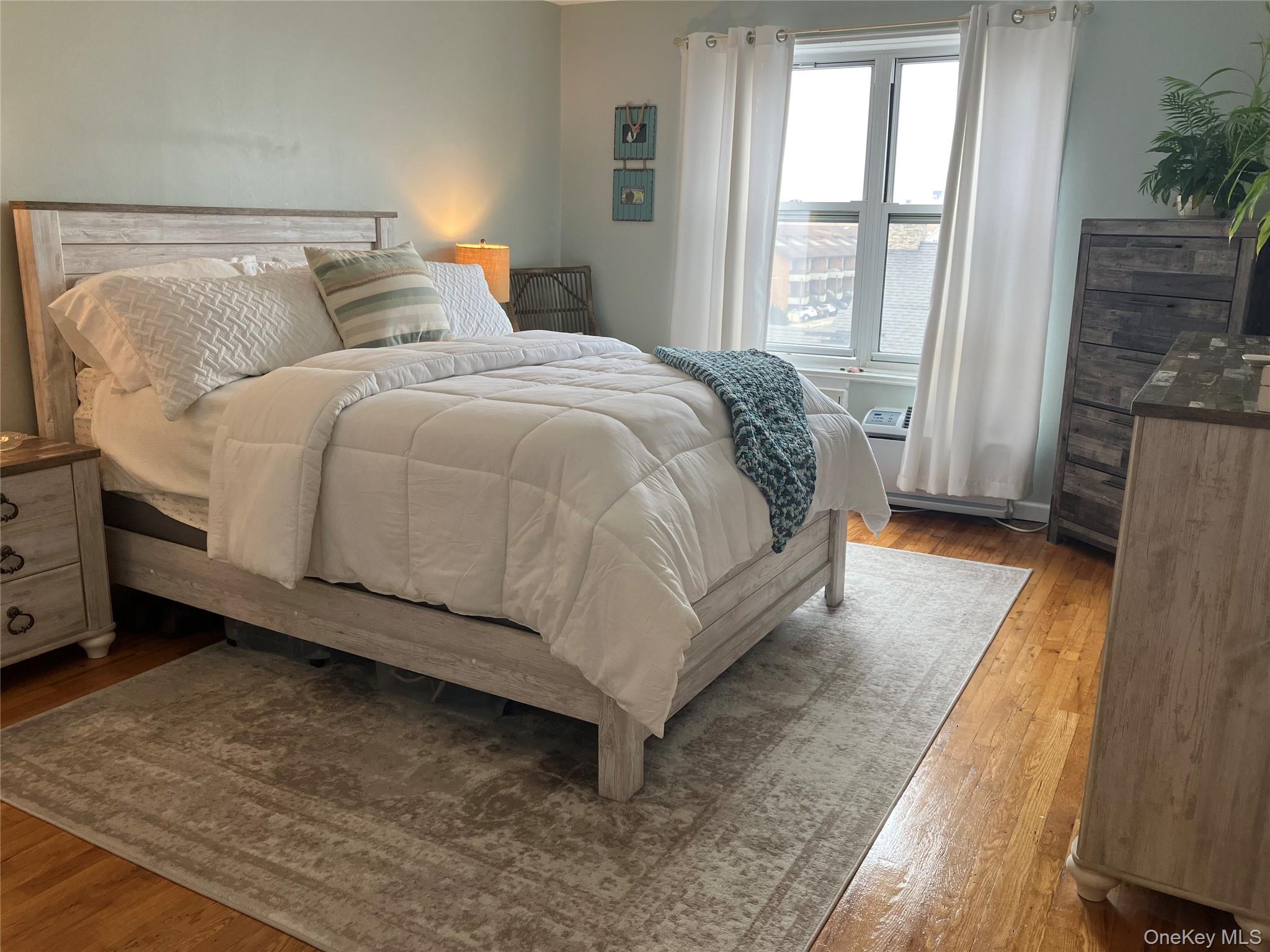 #9 photo, 855 E Broadway, Long Beach , NY 11561