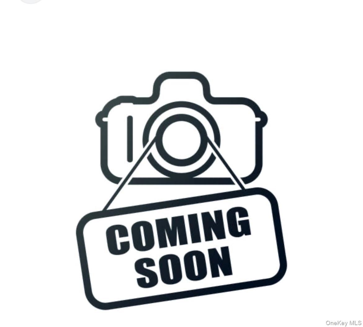 #3 photo, 924 S 4th Street, Lindenhurst , NY 11757