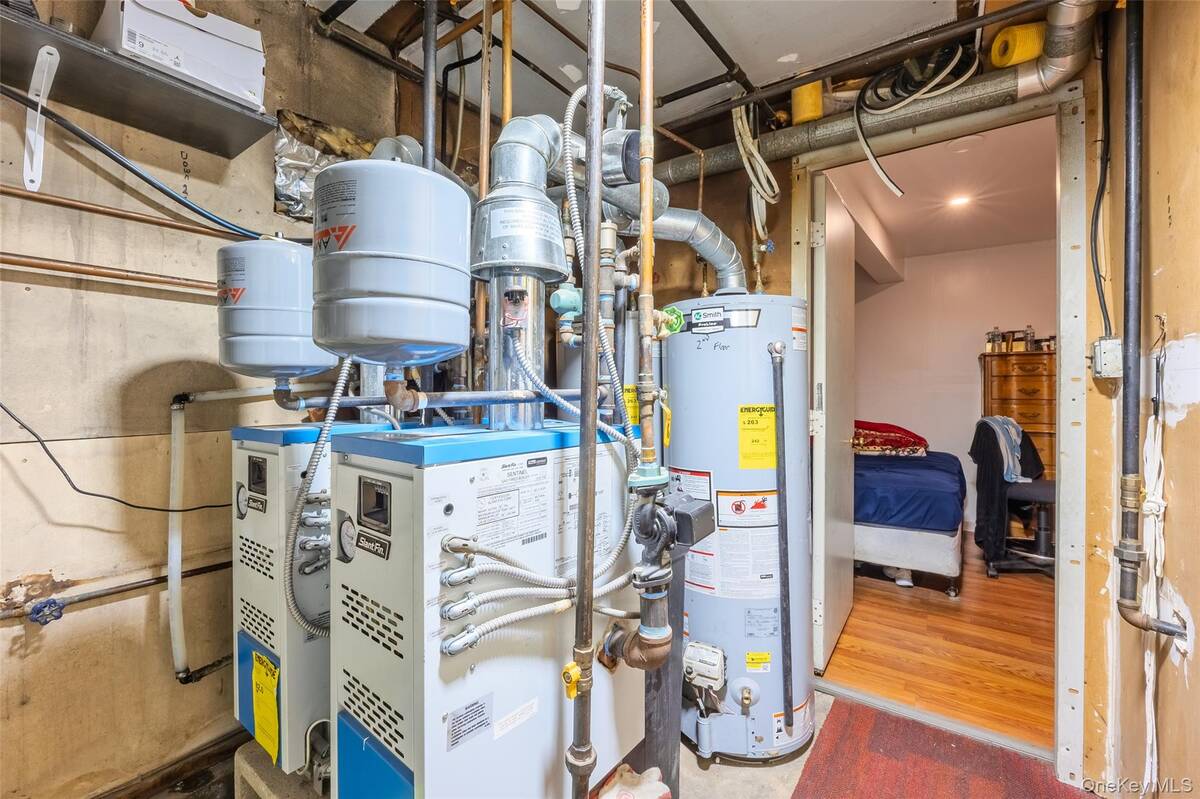 #26 photo, 75 Oak Street, Amityville , NY 11701