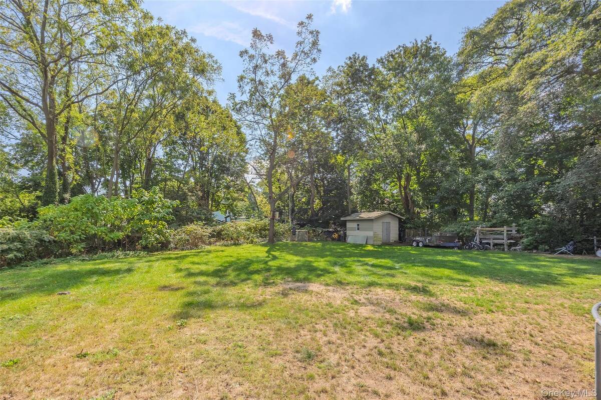 #7 photo, 75 Oak Street, Amityville , NY 11701