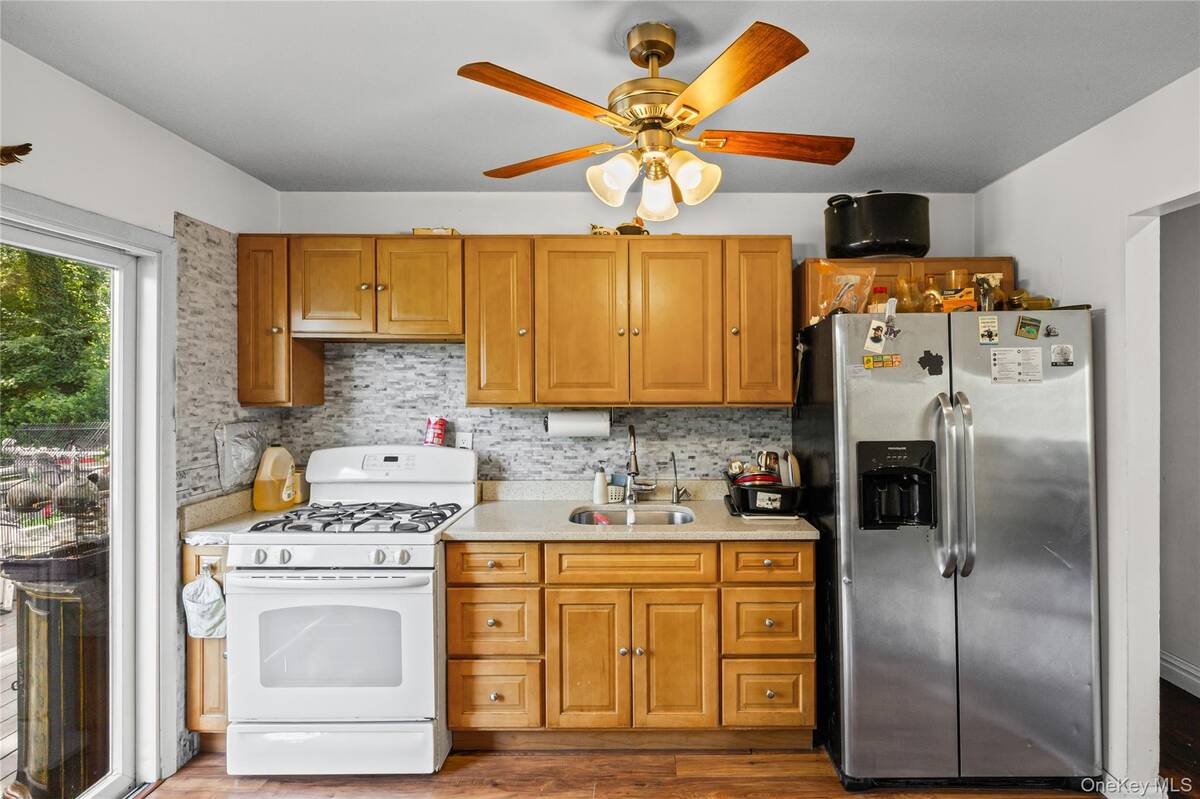 #15 photo, 75 Oak Street, Amityville , NY 11701