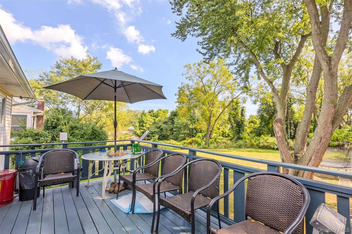 #9 photo, 75 Oak Street, Amityville , NY 11701