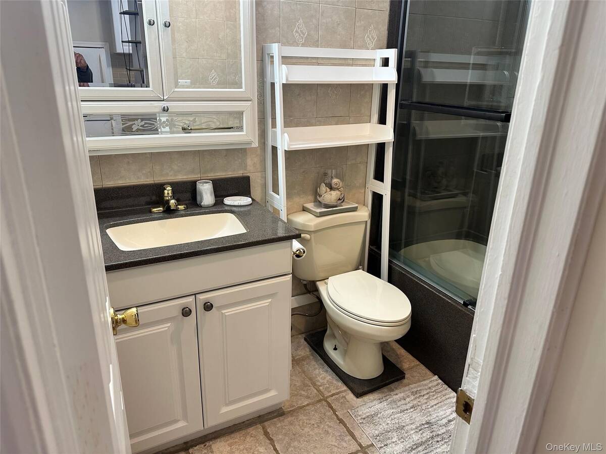 #7 photo, 12 Bunnell Place, West Babylon , NY 11704