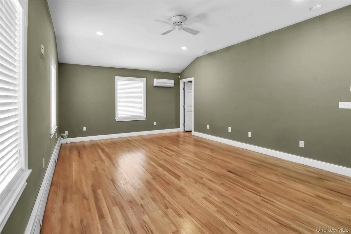 #11 photo, 11 Onyx N Dr, Stony Brook , NY 11790