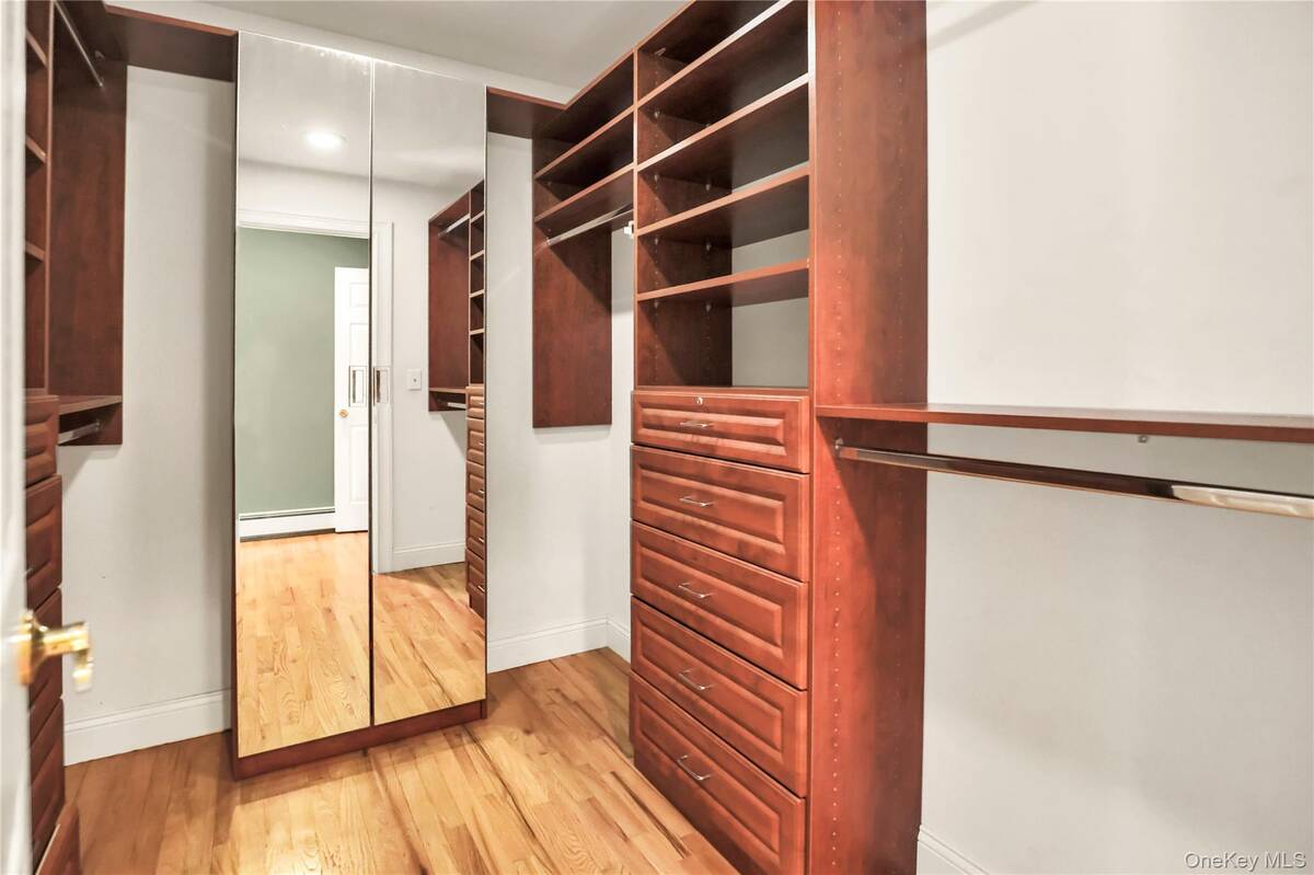 #12 photo, 11 Onyx N Dr, Stony Brook , NY 11790