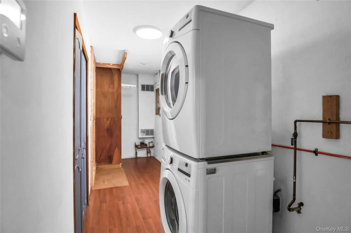 #21 photo, 11 Onyx N Dr, Stony Brook , NY 11790