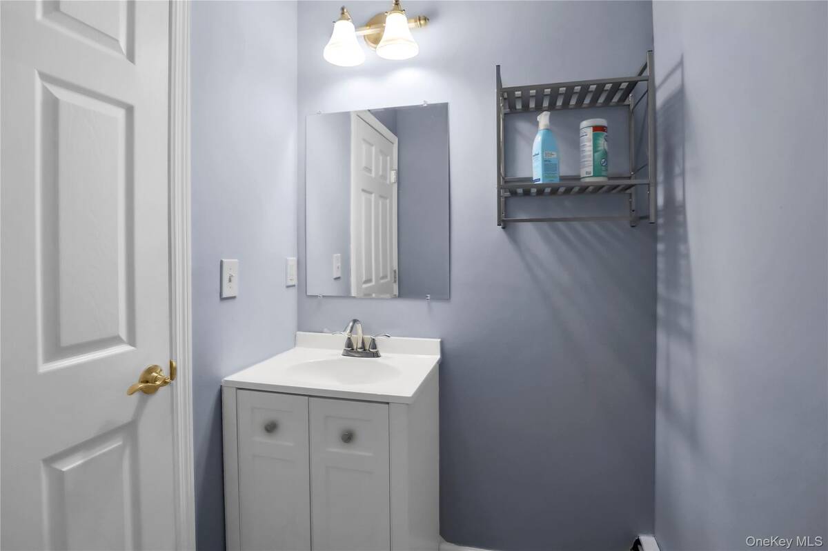 #23 photo, 11 Onyx N Dr, Stony Brook , NY 11790