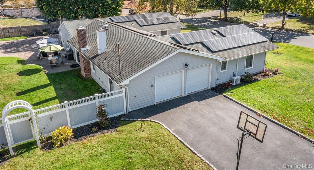 #24 photo, 11 Onyx N Dr, Stony Brook , NY 11790