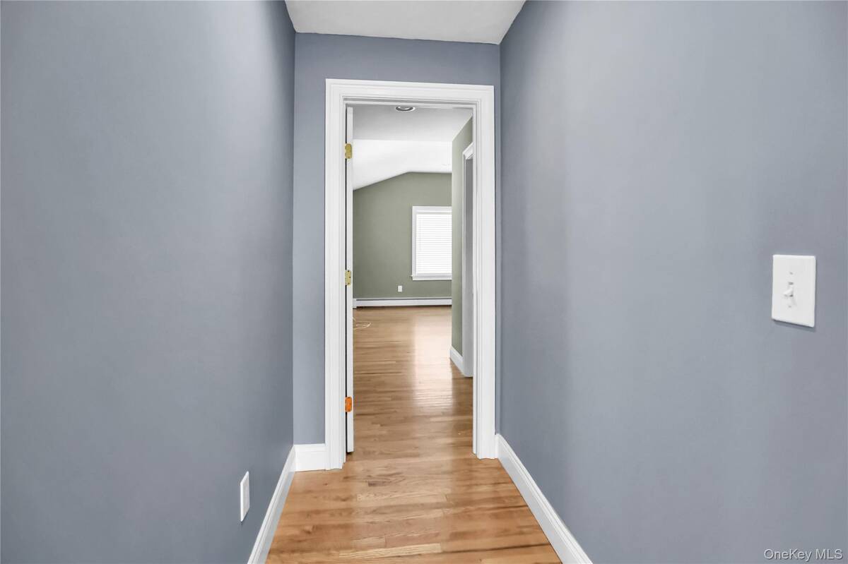 #9 photo, 11 Onyx N Dr, Stony Brook , NY 11790