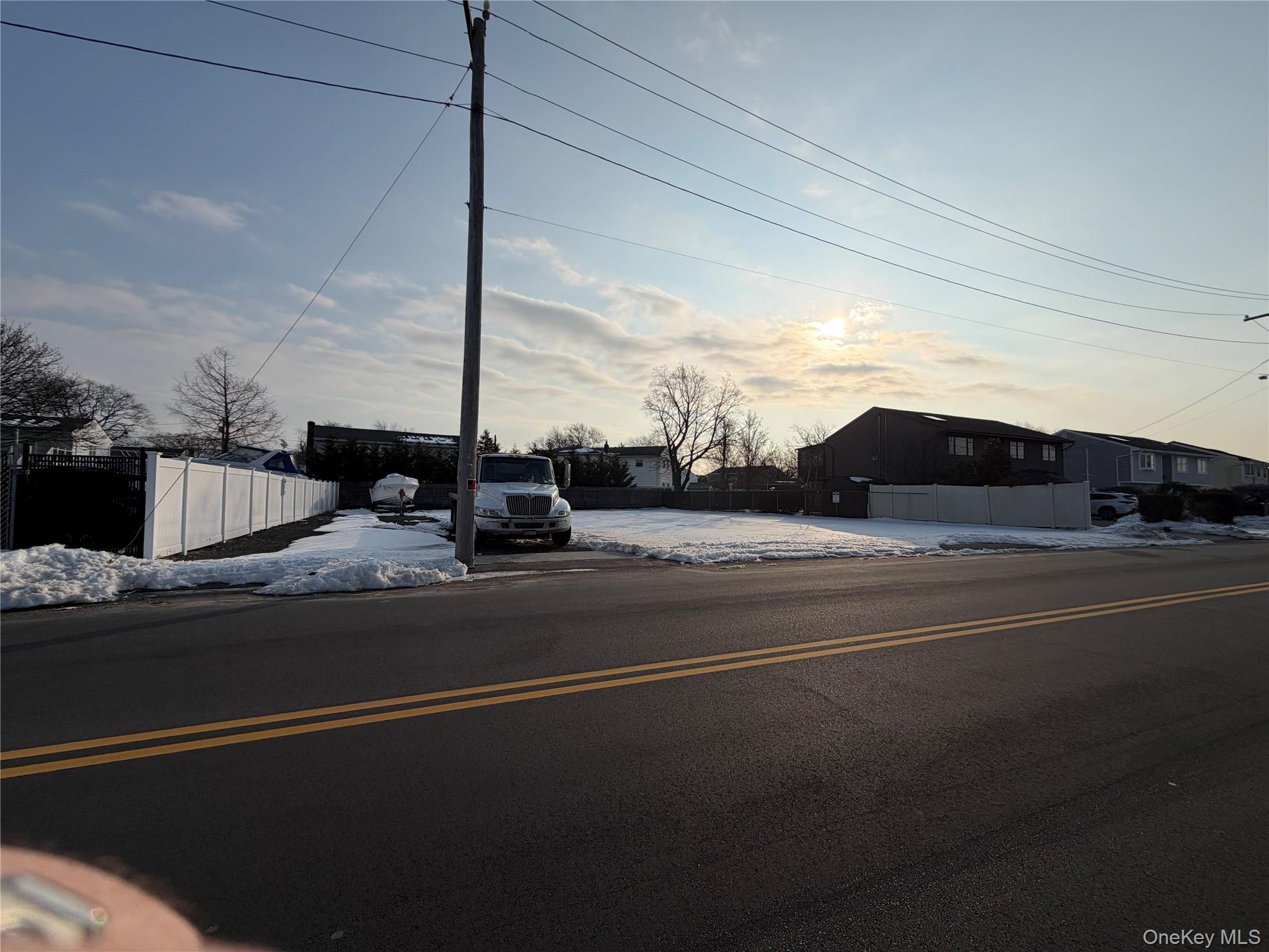 #5 photo, 620 Shore Road, Lindenhurst , NY 11757