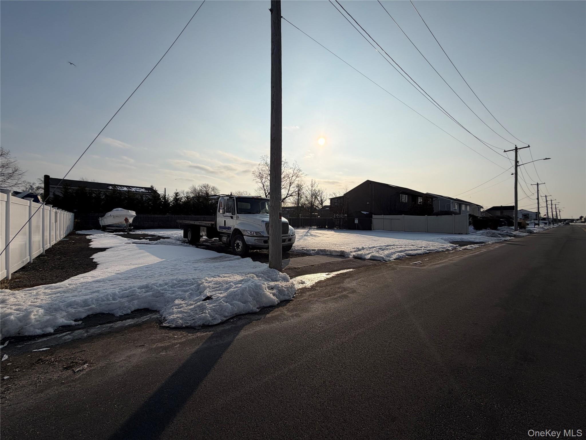 #5 photo, 628 Shore Road, Lindenhurst , NY 11757