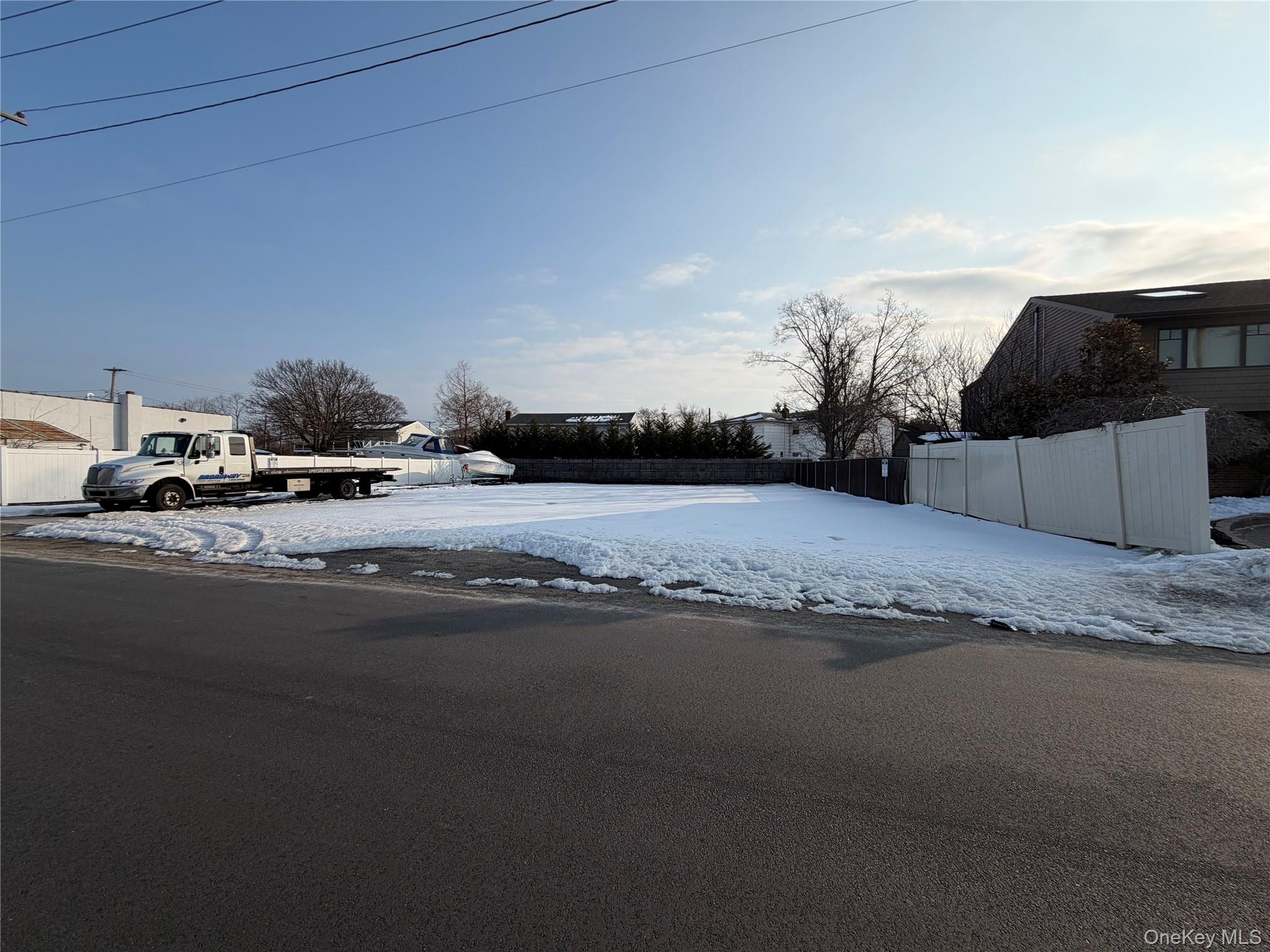 #6 photo, 628 Shore Road, Lindenhurst , NY 11757