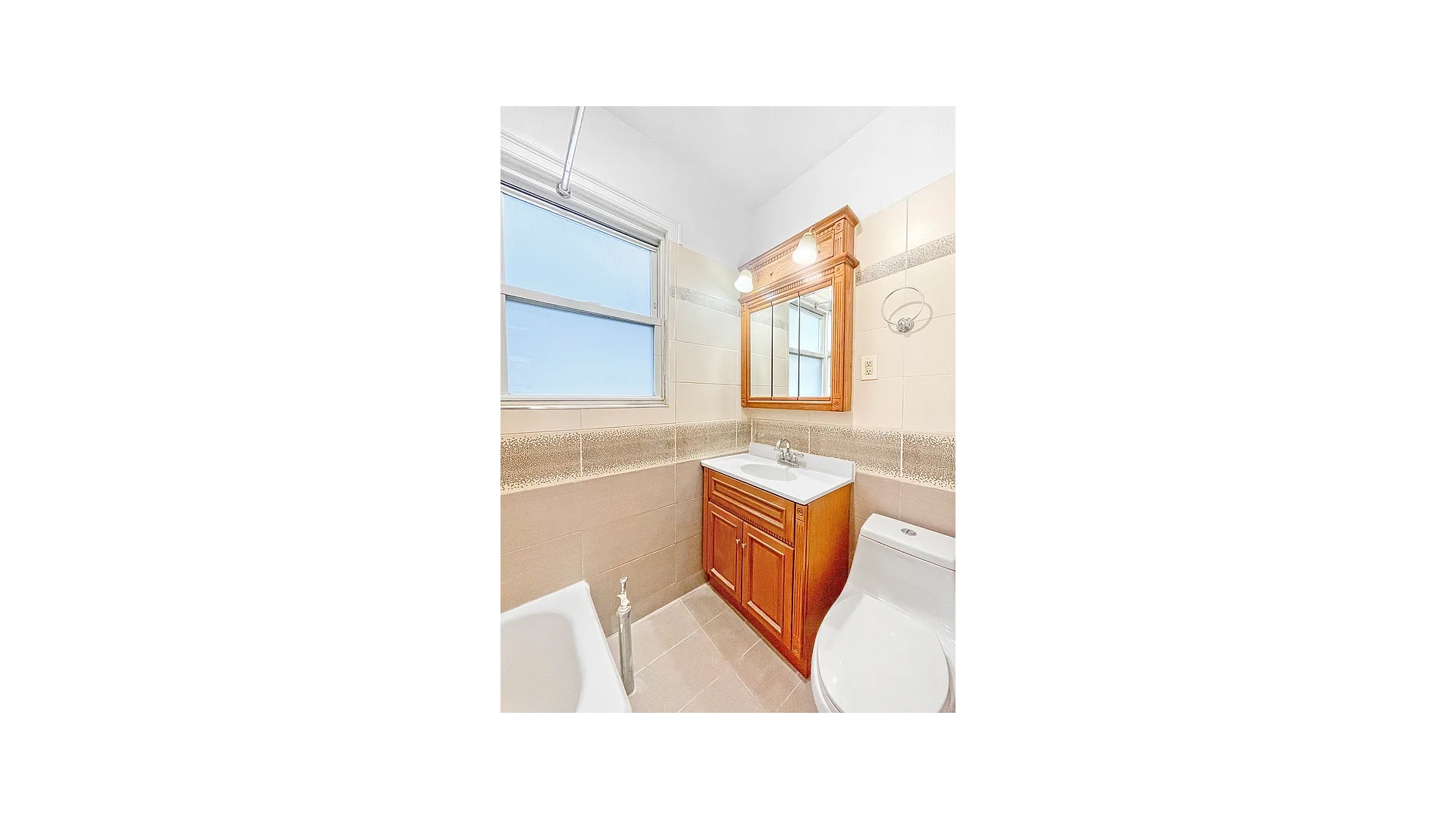 #15 photo, 405 E 2ND Street, Kensington , NY 11218
