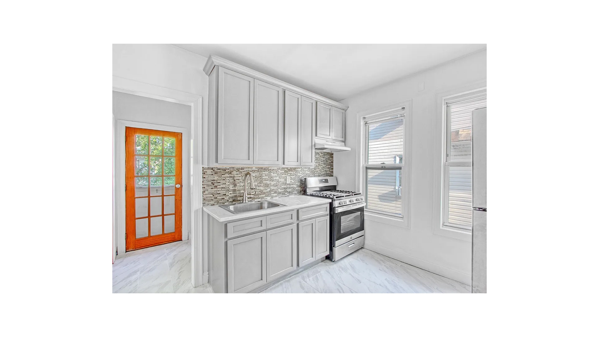 #7 photo, 405 E 2ND Street, Kensington , NY 11218