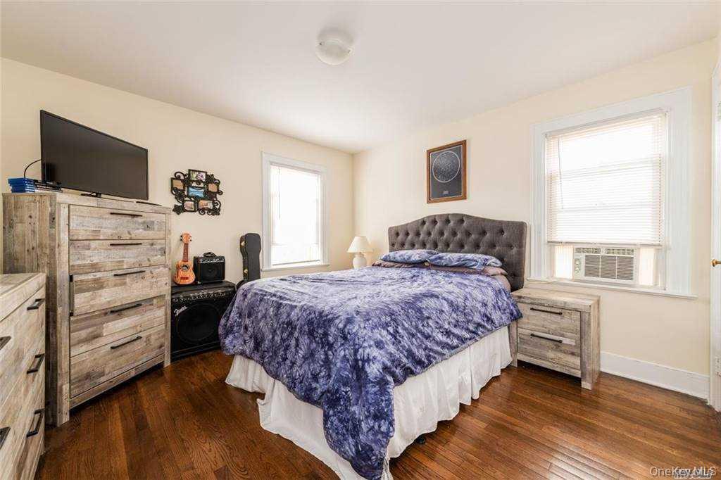 #5 photo, 108 Atlantic Avenue, Long Beach , NY 11561