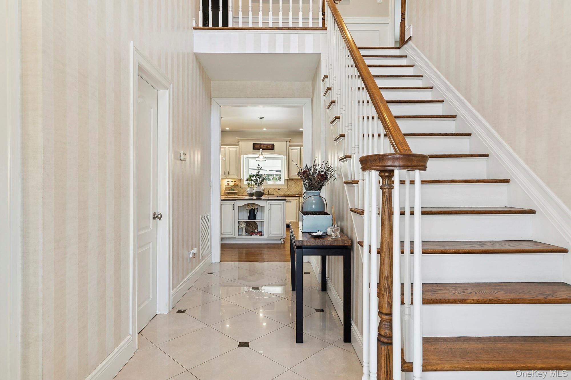 #8 photo, 6 Dogwood Street, East Quogue , NY 11942