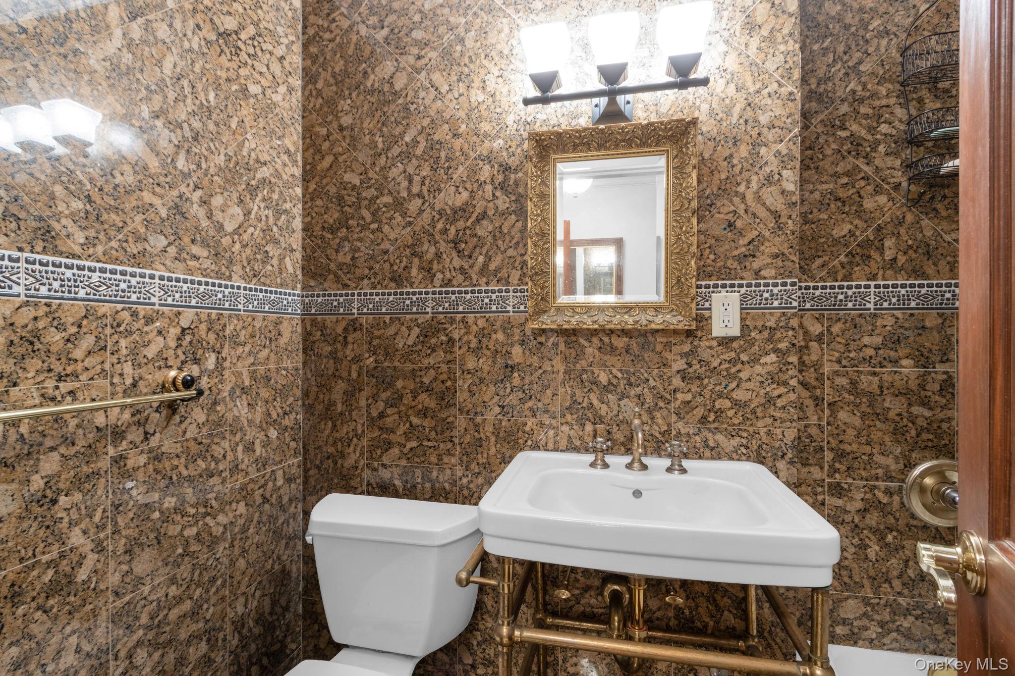 #12 photo, 579 W 215th Street, 맨해튼 New York (Manhattan) , NY 10034