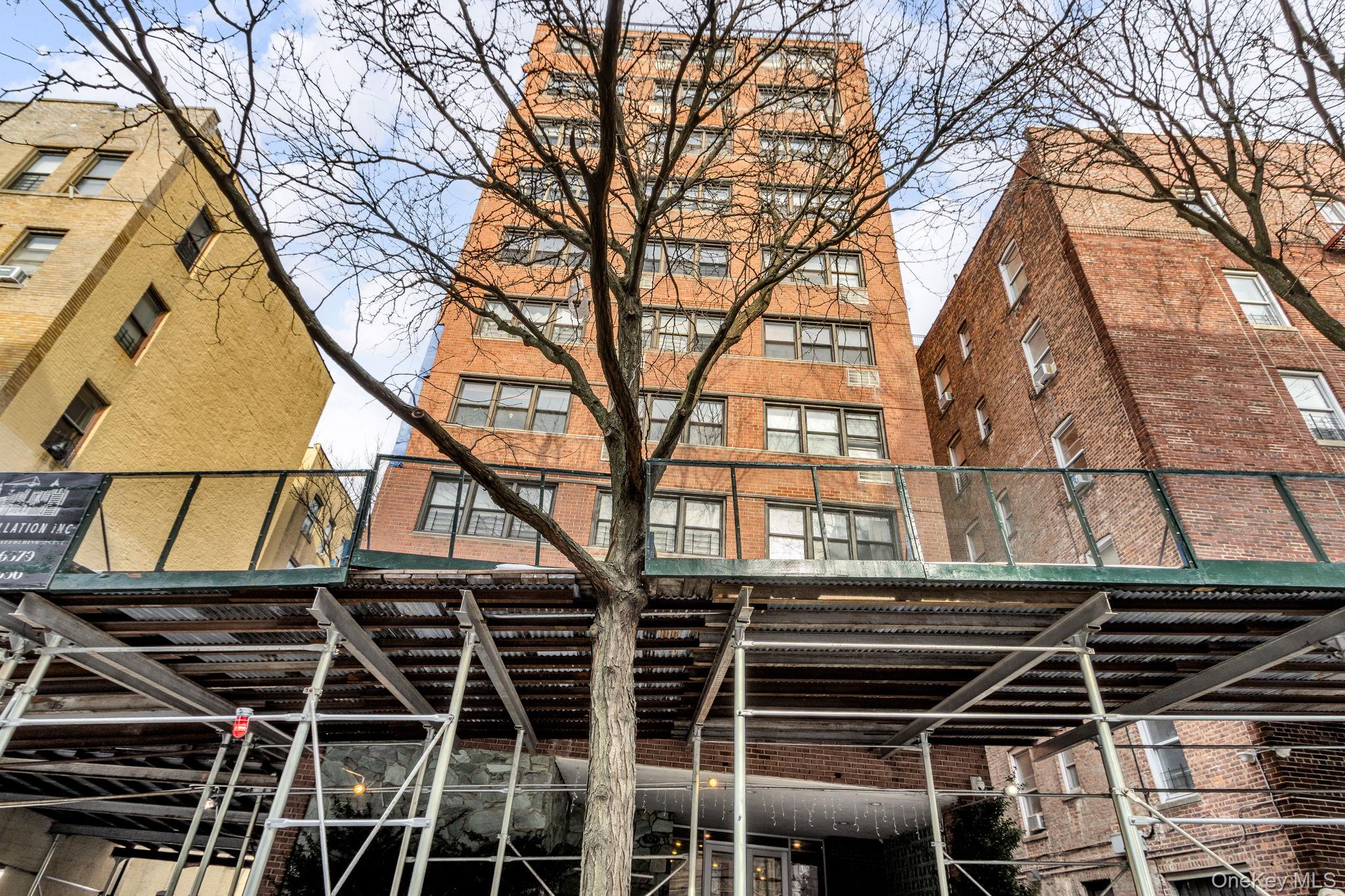 #18 photo, 579 W 215th Street, 맨해튼 New York (Manhattan) , NY 10034