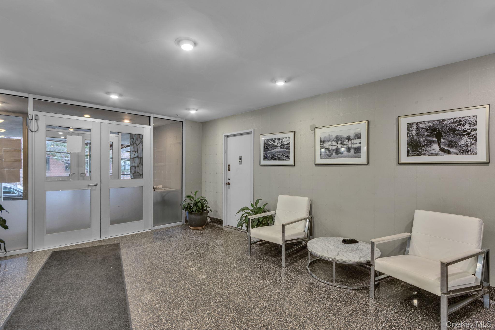 #19 photo, 579 W 215th Street, 맨해튼 New York (Manhattan) , NY 10034