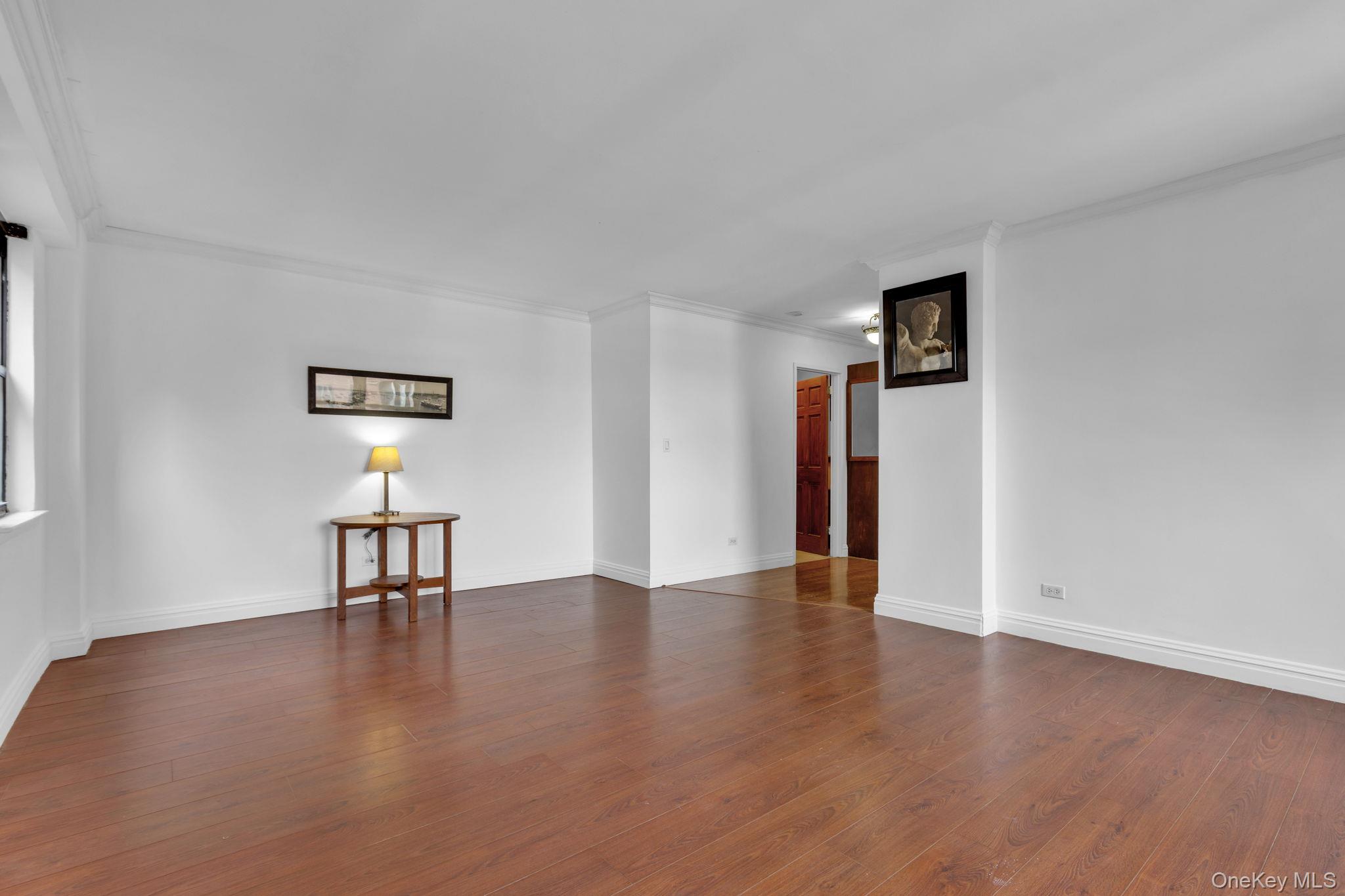 #5 photo, 579 W 215th Street, 맨해튼 New York (Manhattan) , NY 10034