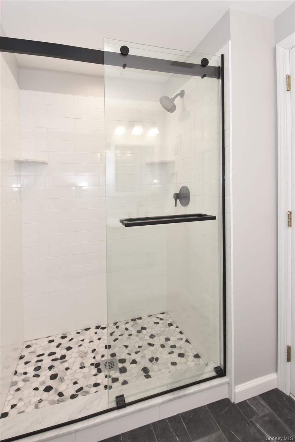 #11 photo, 609 Fox Hill Drive, सफ़ोक काउंटी Baiting Hollow , NY 11933