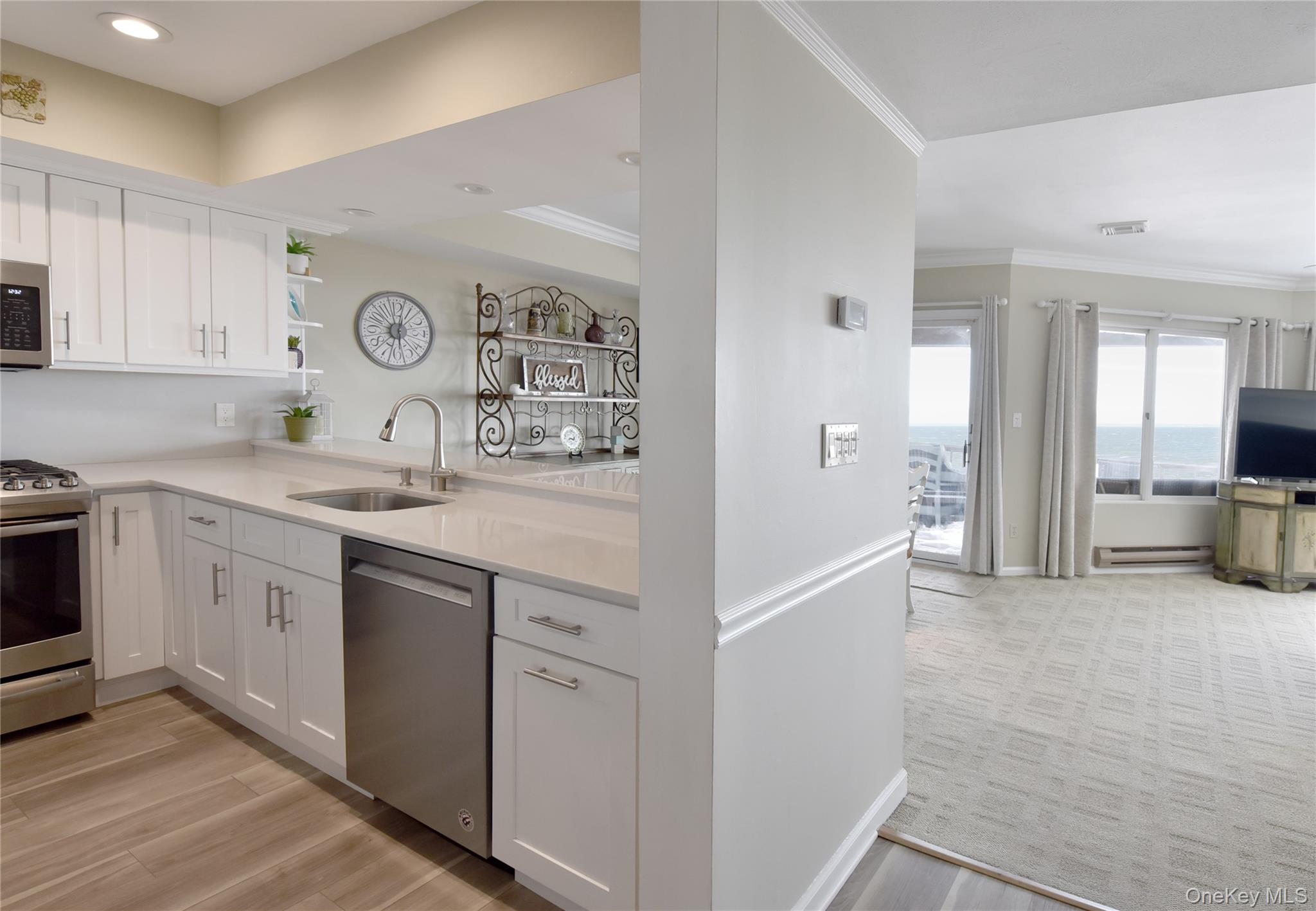 #19 photo, 609 Fox Hill Drive, सफ़ोक काउंटी Baiting Hollow , NY 11933