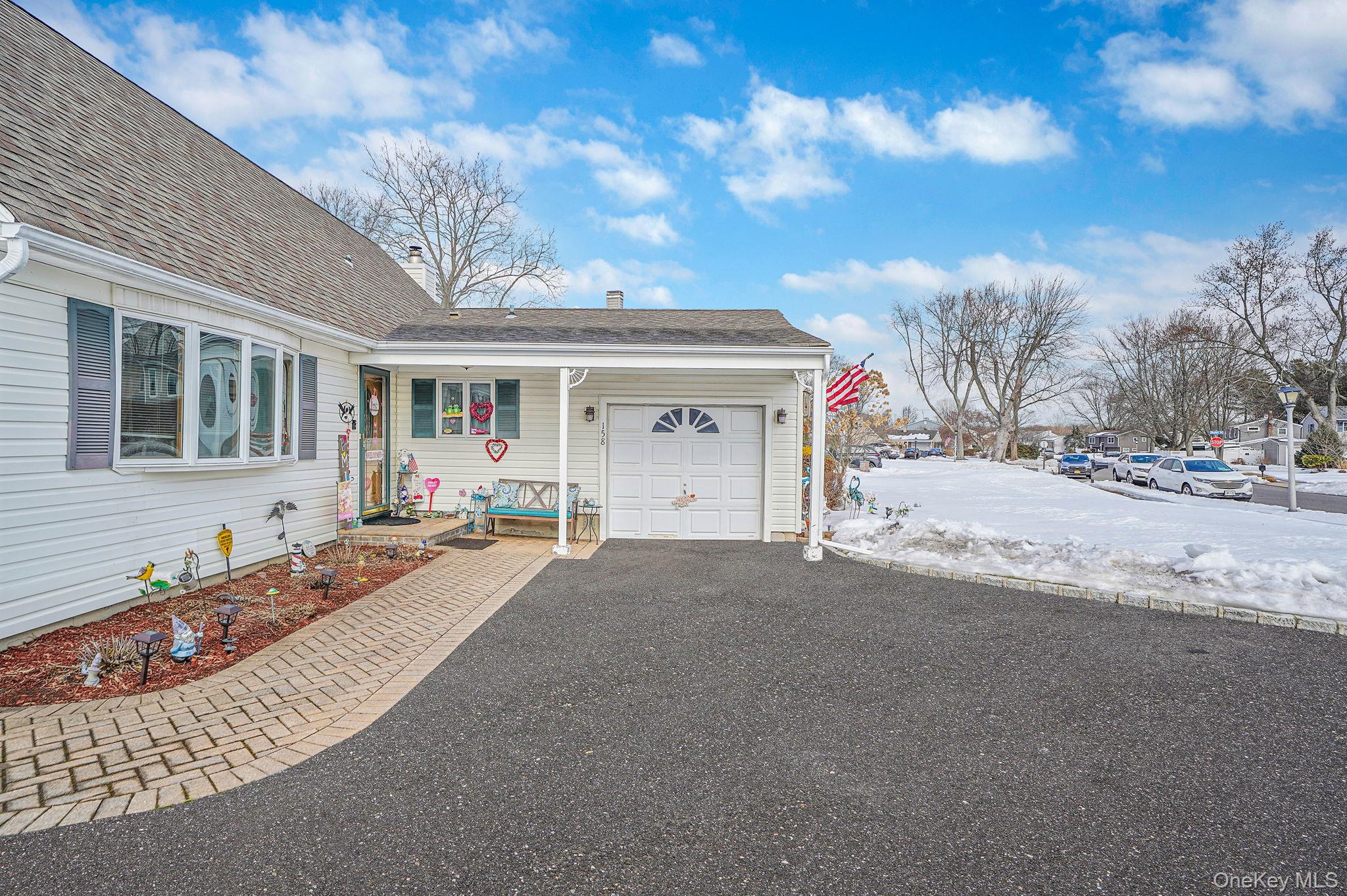 #4 photo, 158 Spiral Road, Holtsville , NY 11742