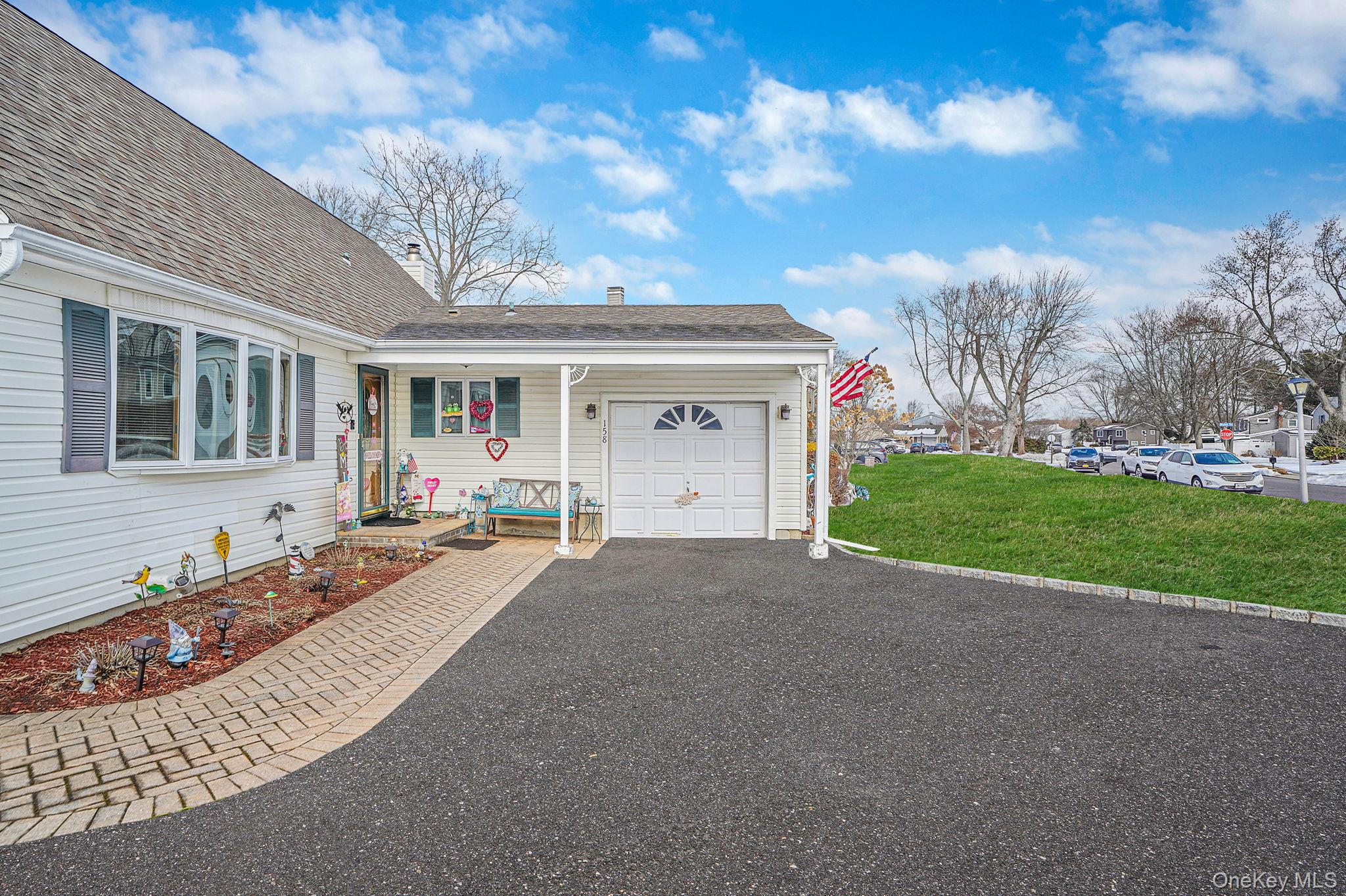 #5 photo, 158 Spiral Road, Holtsville , NY 11742