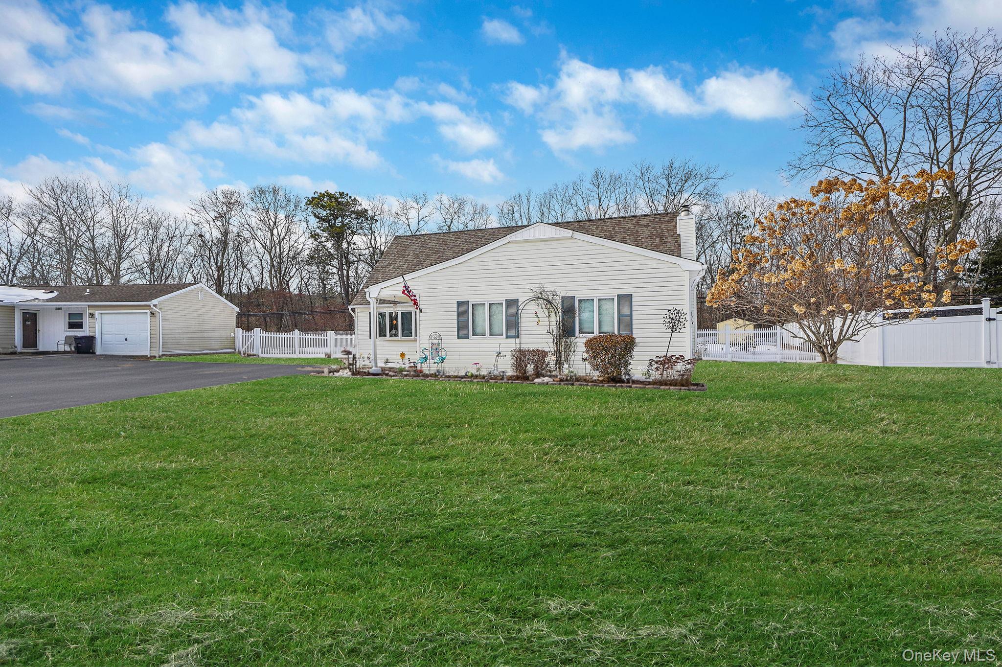 #8 photo, 158 Spiral Road, Holtsville , NY 11742