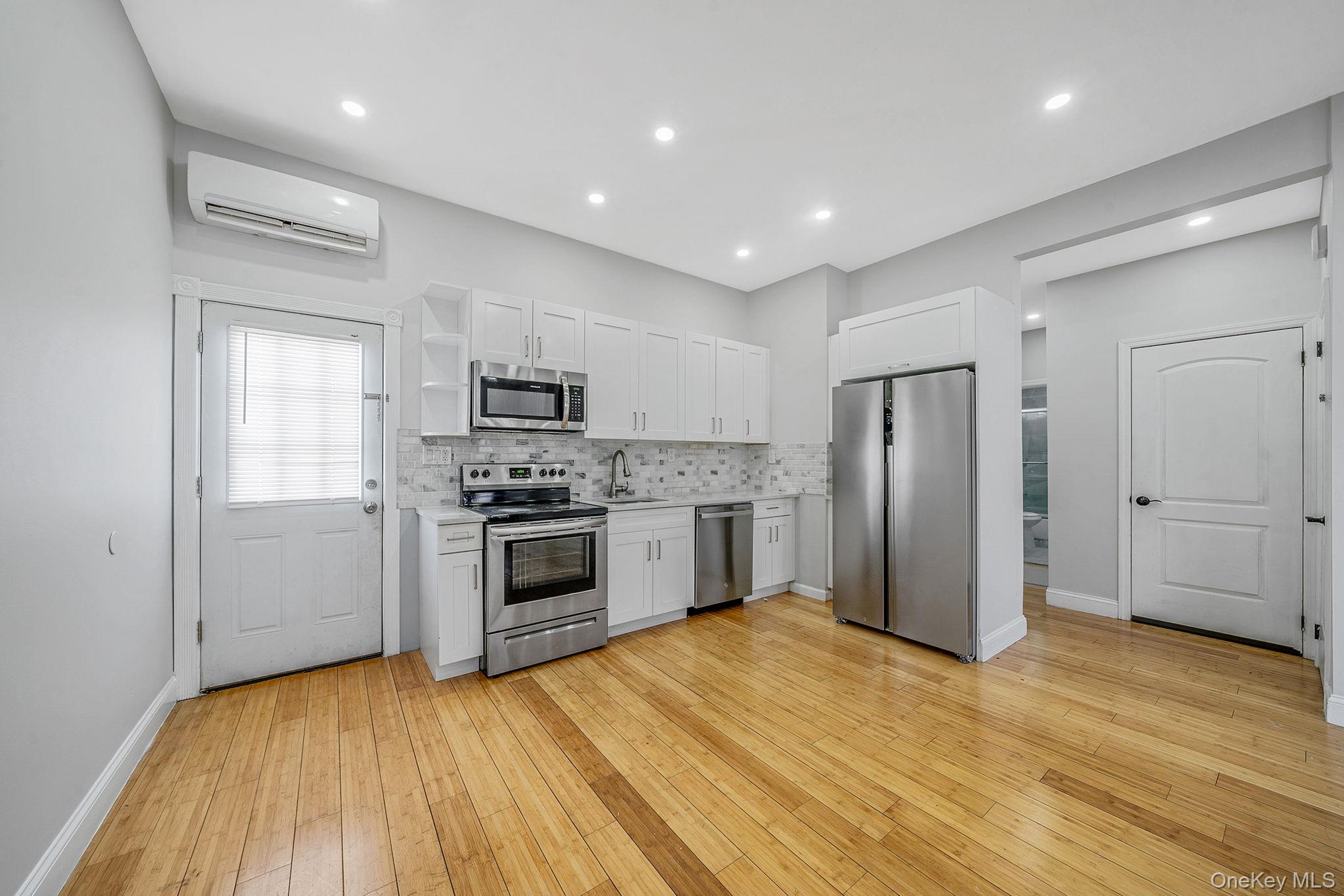 #10 photo, 127-18 89th Avenue, Richmond Hill , NY 11418