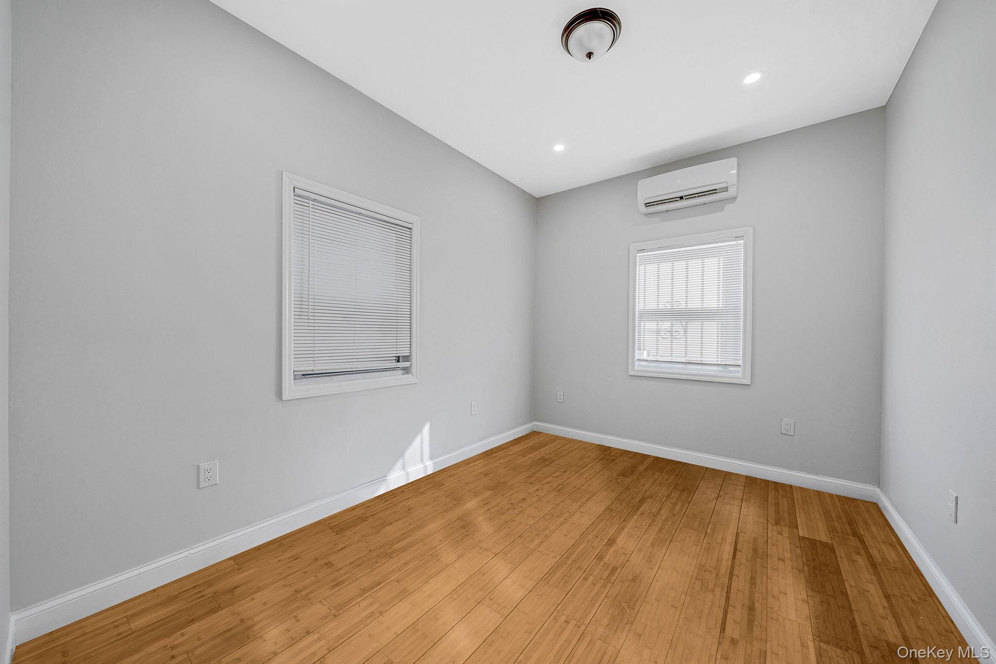 #12 photo, 127-18 89th Avenue, Richmond Hill , NY 11418