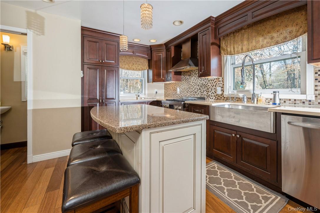 #13 photo, 353 Old Mamaroneck Road, White Plains , NY 10605