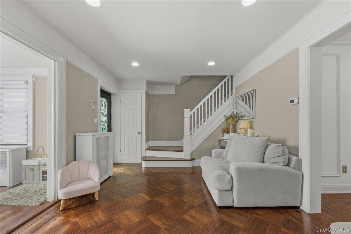 #7 photo, 97-21 133rd Avenue, Ozone Park , NY 11417