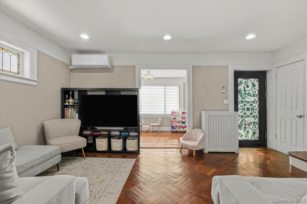 #8 photo, 97-21 133rd Avenue, Ozone Park , NY 11417