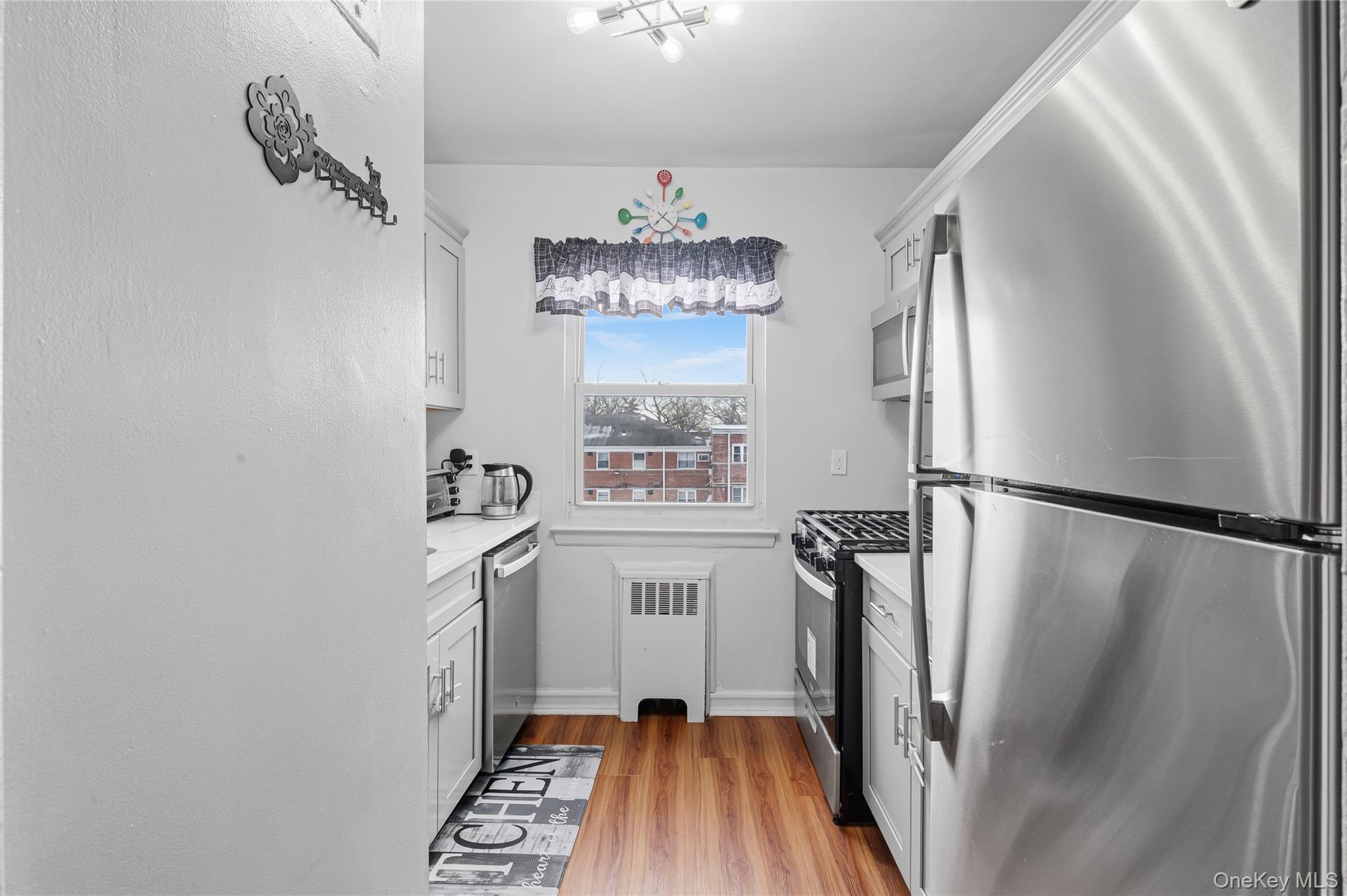 #10 photo, 198-28 Pompeii Avenue, Holliswood , NY 11423